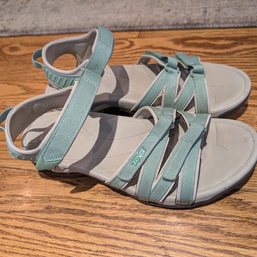 Womens Teva Sandals Size 10